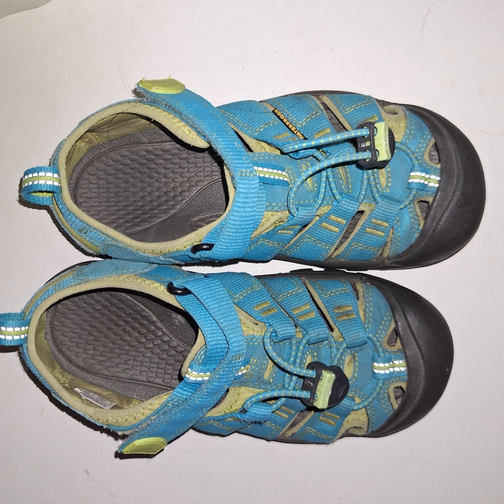 KEEN Newport H2 Kids Sz 2 Carribean Sea Sandal Hiking,Play, Waterproof - Picture 3 of 7